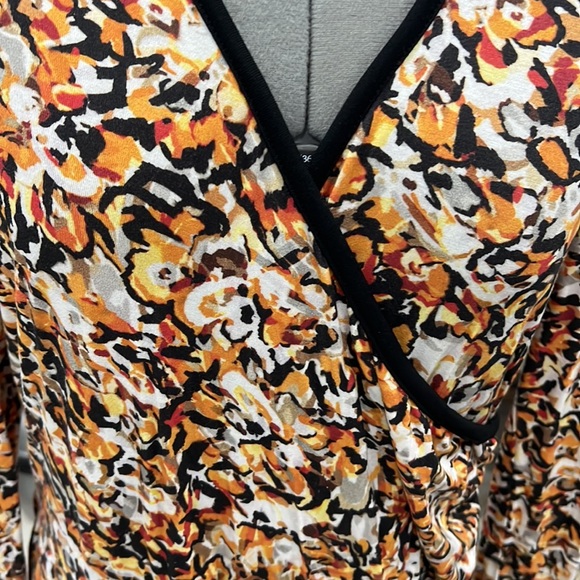 Colourful dress with black piping - Picture 2 of 9